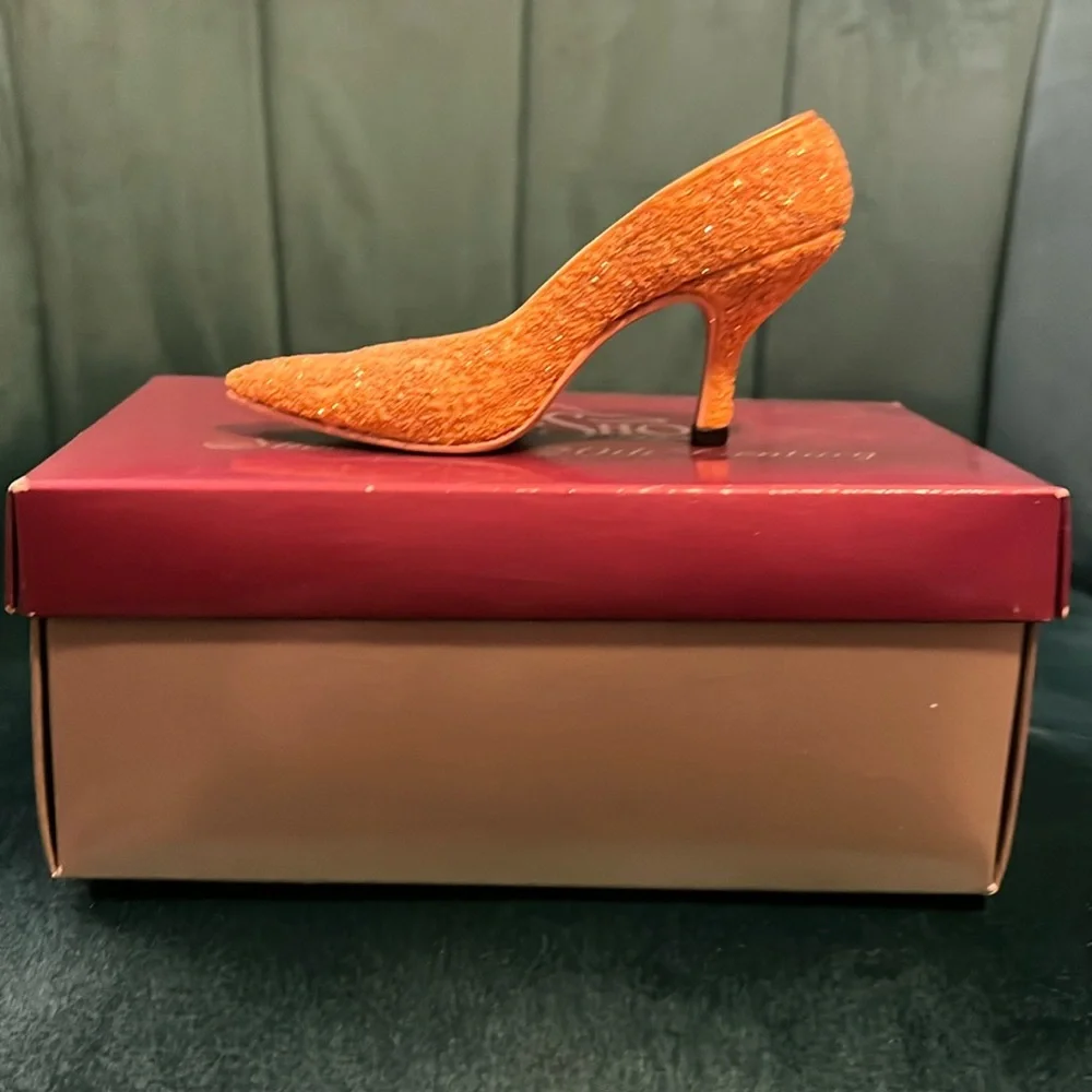 Just The Right Shoe Figurine Golden Stiletto with Certificate of Authenticity